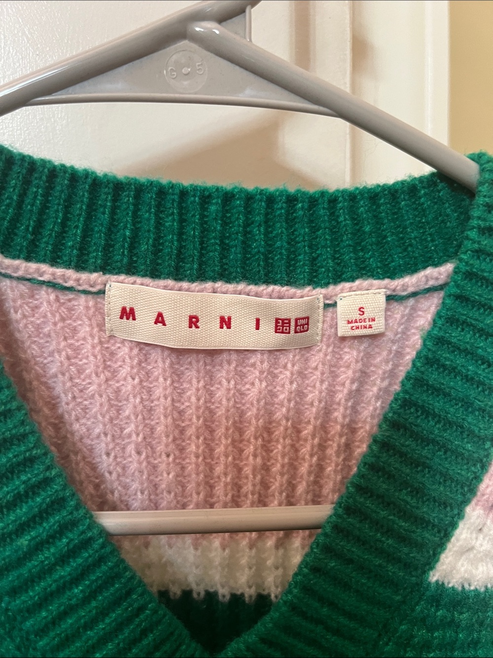 Marni Green, Pink & White Knit V-Neck Vest - Picture 2 of 4